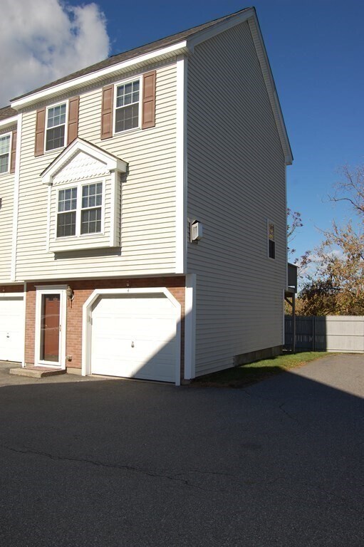 Photo - 1005 Middlesex St