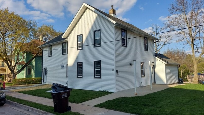 Photo - 129 S Church St