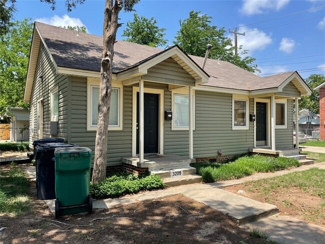 Building Photo - 3211 N Military Ave