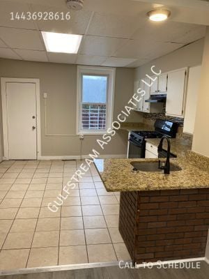 Building Photo - 2111 Eagle St