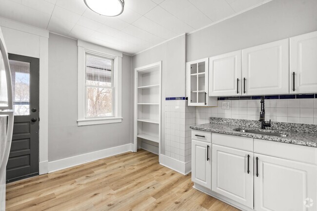 Building Photo - 12 W Meyers St Unit 2 Rental