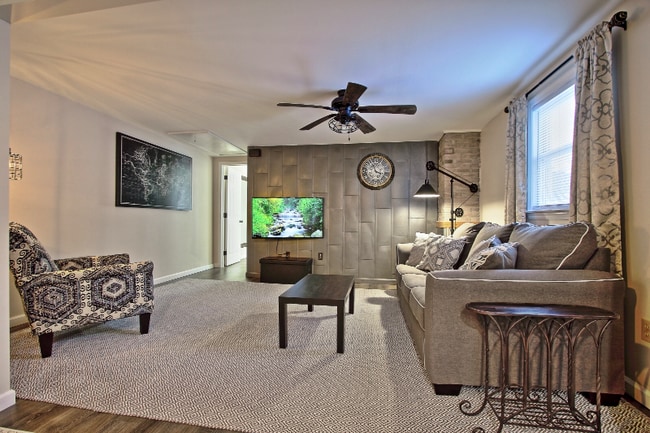 Photo - 121 A South Railroad St