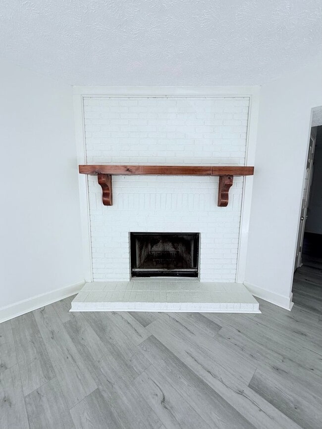 Photo - Gorgeous townhouse in great Gainesville location!