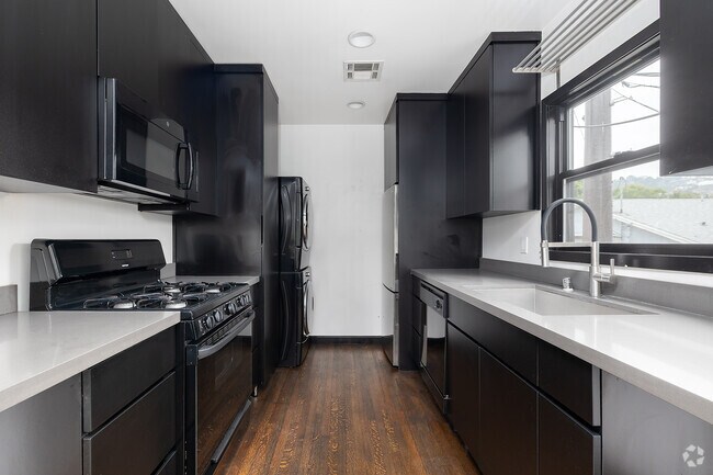 2BD, 2BA - 800SF - Kitchen - 1243-1261 North Genesee Avenue Apartments
