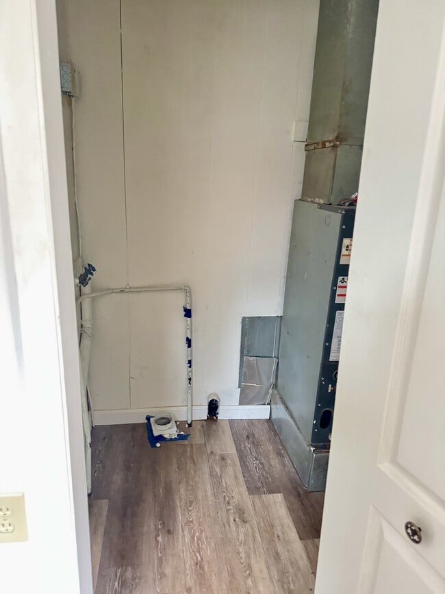 Photo - 23-6823 Linville Dr