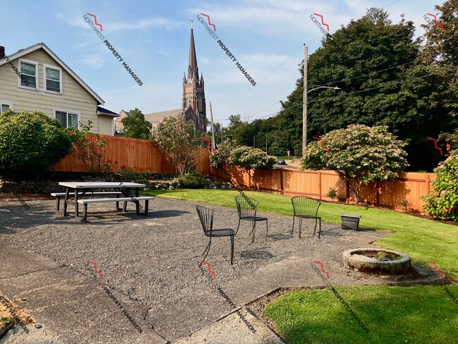 Oasis Apartments - Oasis Apartments