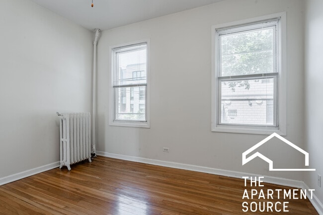 Building Photo - 2424 N Greenview Ave Unit 1F