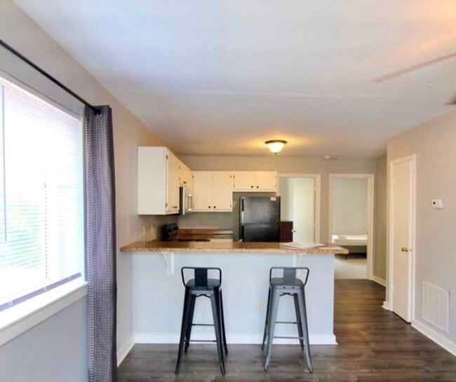 Photo - 1428 Devon Ln
