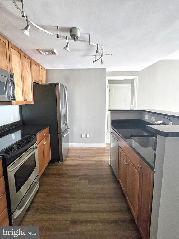 Photo - 1020 N Highland St Unit 1012