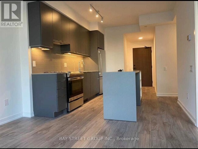 Photo - 4065 Confederation Pkwy Unit 1705