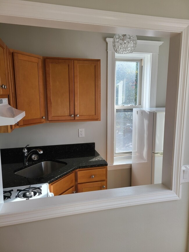 Building Photo - 12 Farrington Ave Unit 3