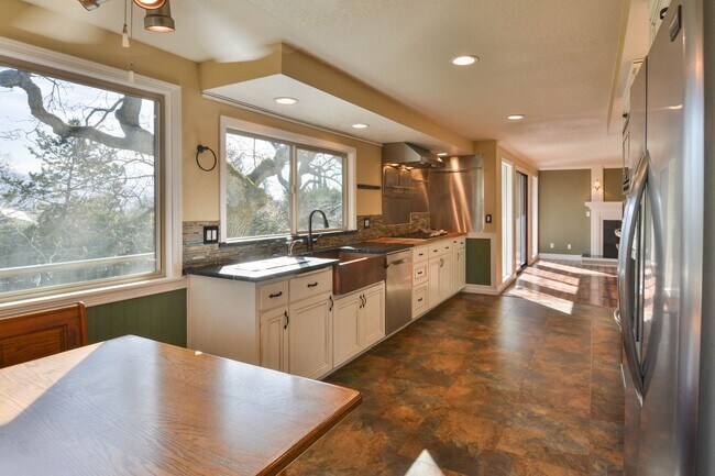 Photo - Incredible Peaceful View of the Valley 3 b...