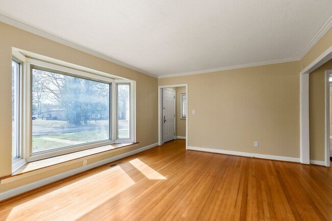 Photo - 3 Bed 2 Bath Home! Available Now!