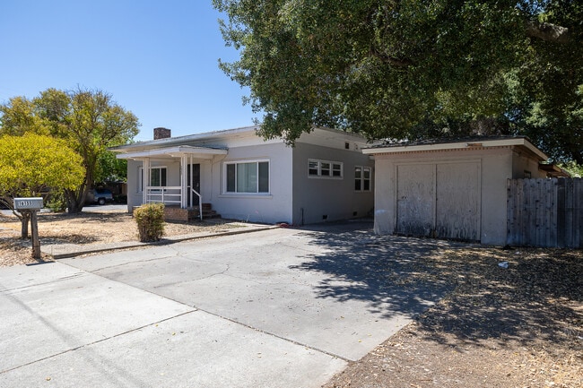 Photo - 16155 Church St Casa
