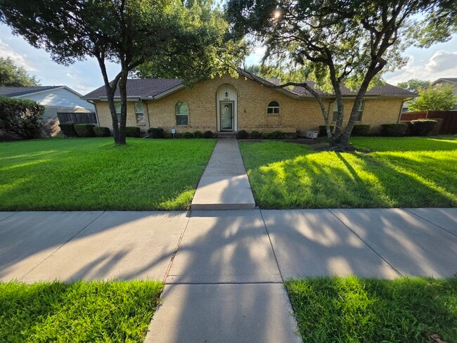 Building Photo - 4301 Southridge Dr