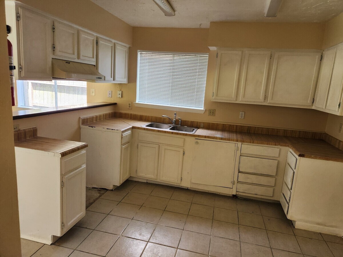 Photo - 10534 Westedge Dr