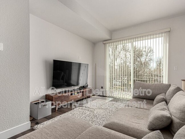 Photo - 5523 W 10th Ave