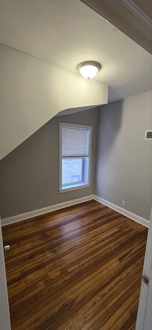 Photo - 2745 W Belmont Ave