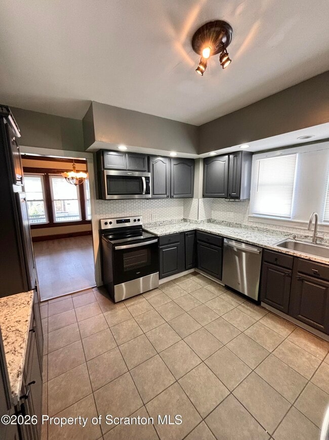 Photo - 1418 Grove St