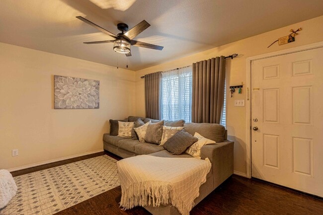 Photo - 8016 Landing Ave