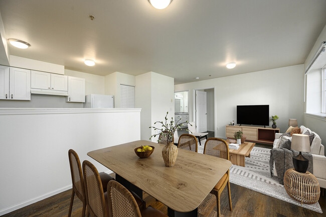 Dining Room - Viking View