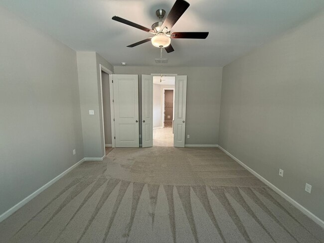 Photo - 592 Holden Dr