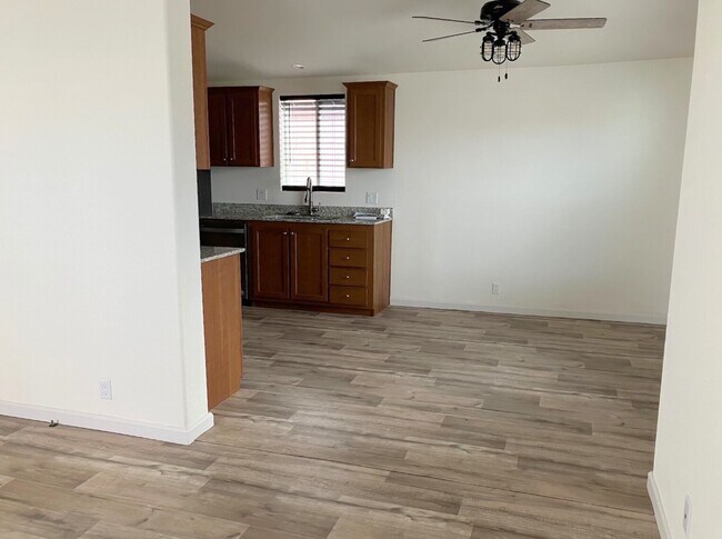 Photo - 702 W McArthur Ave