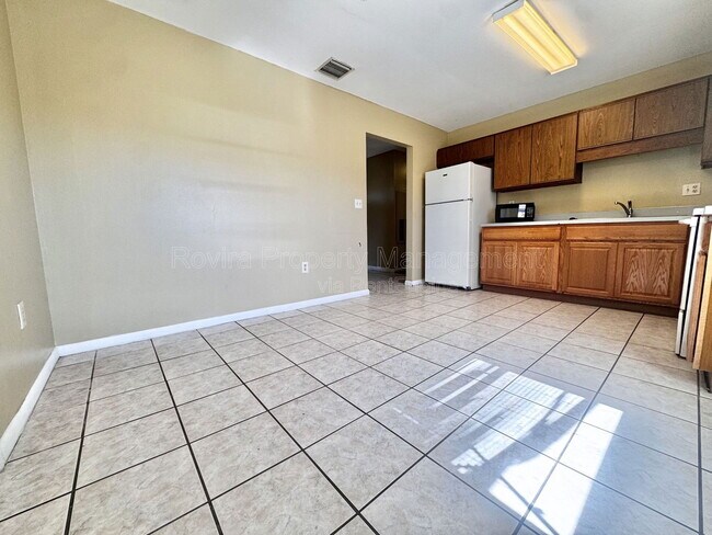 Photo - 176 Birmingham Dr House