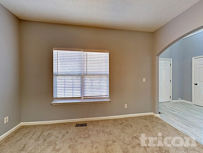 Photo - 209 Greenland Ct