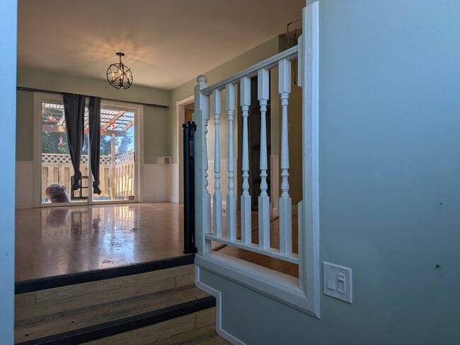 Photo - 46396 Strathcona Rd