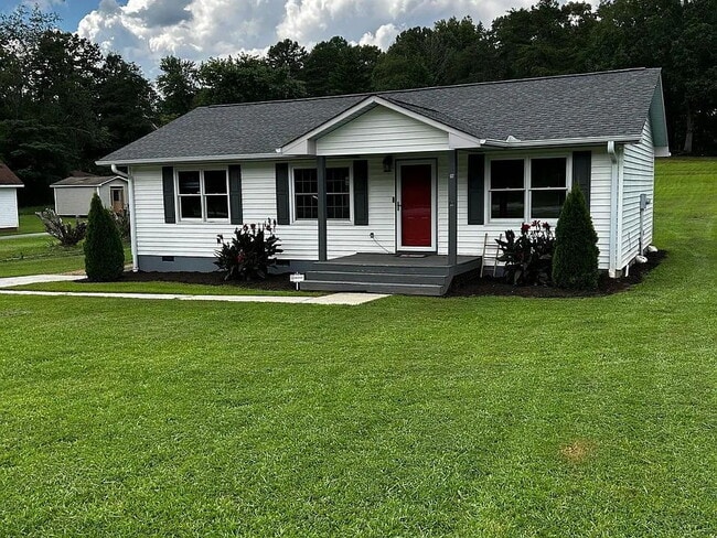 Building Photo - 2 Bedroom Home Outside Walhalla City Limits