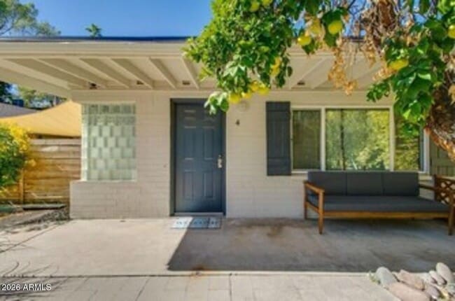 830 E Maryland Ave Unit 4