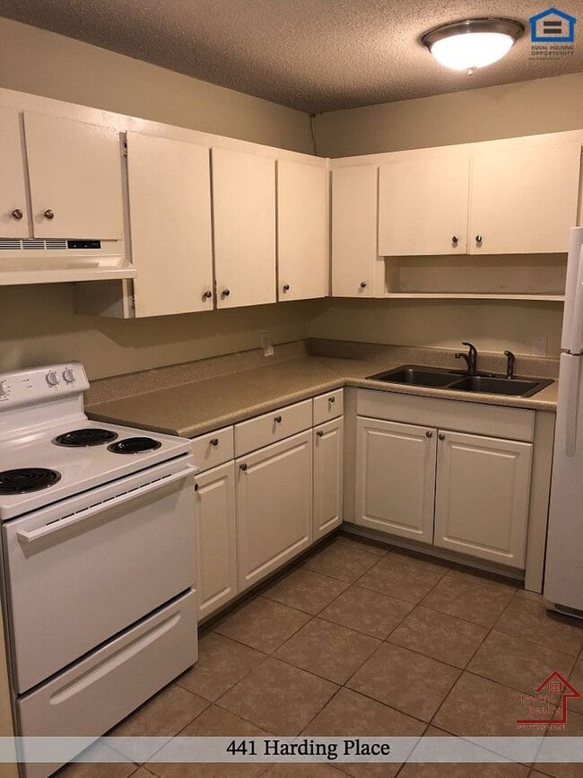 Photo - 441 Harding Pl