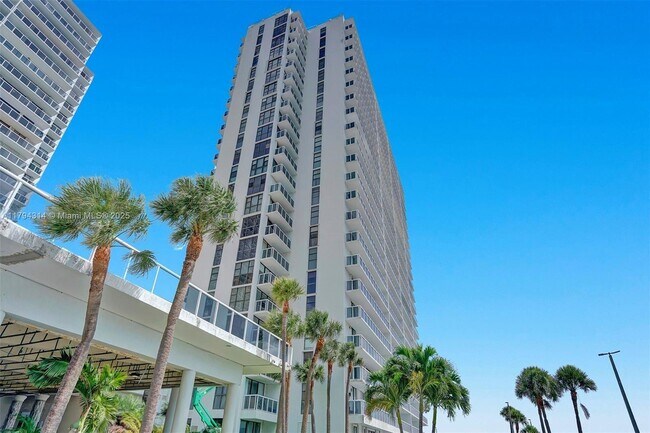 Photo - 20515 E Country Club Dr Condo Unit 346