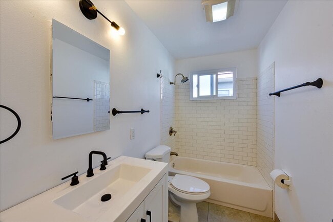 Photo - 3440 64th Avenue Plz Unidad #4