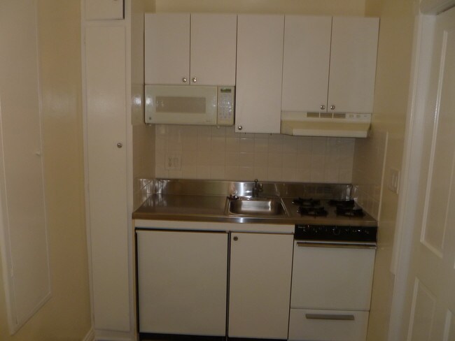 Kitchenette - 1301 Devon Avenue, Westwood