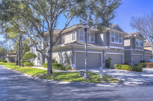 Building Photo - 3292 Covered Bridge Dr E