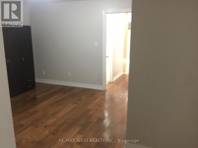 Photo - 150 Wiltshire Ave