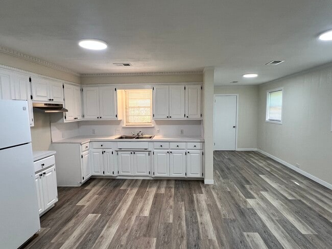 Photo - 929 E Sullenberger Ave