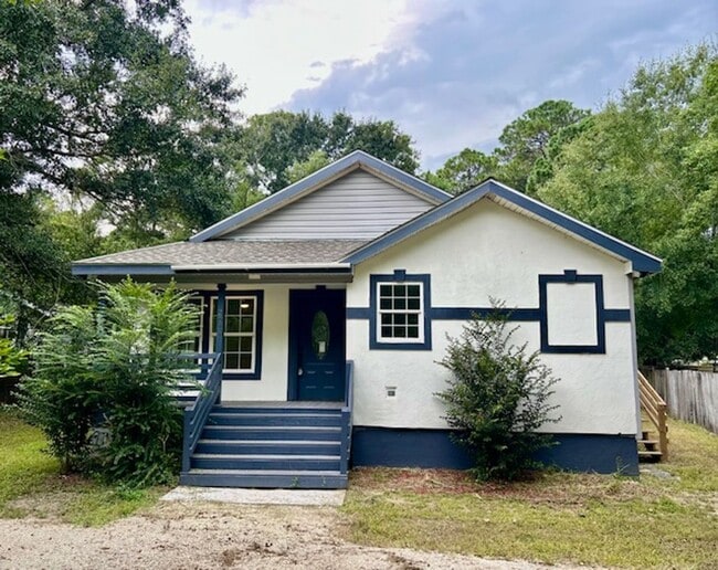 Building Photo - Ocean Springs 3 Bedroom Rental