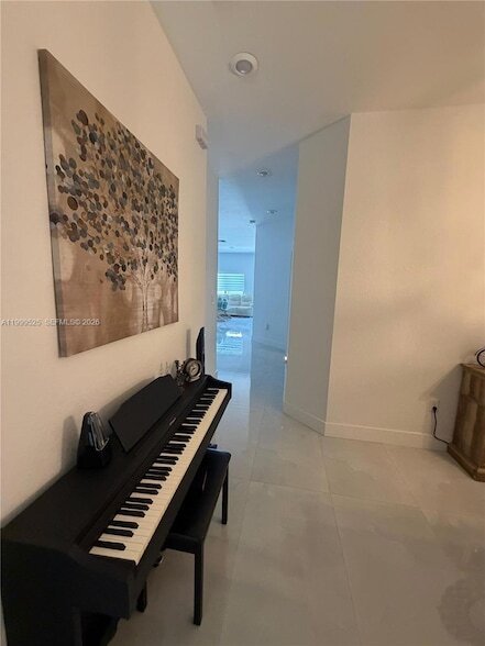 Photo - 2481 NE 2nd Dr