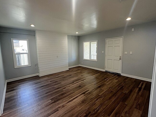 Photo - 8806 Haskell Ave