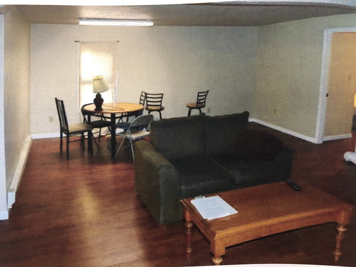 Photo - 127 Main St W Unit 1