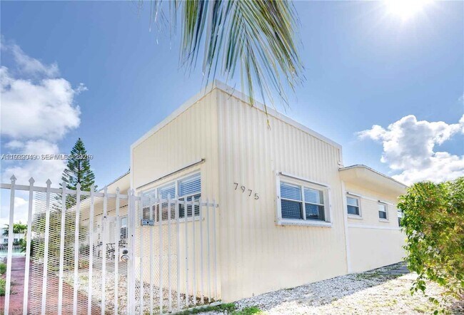 Building Photo - 7975 Crespi Blvd Unit 1