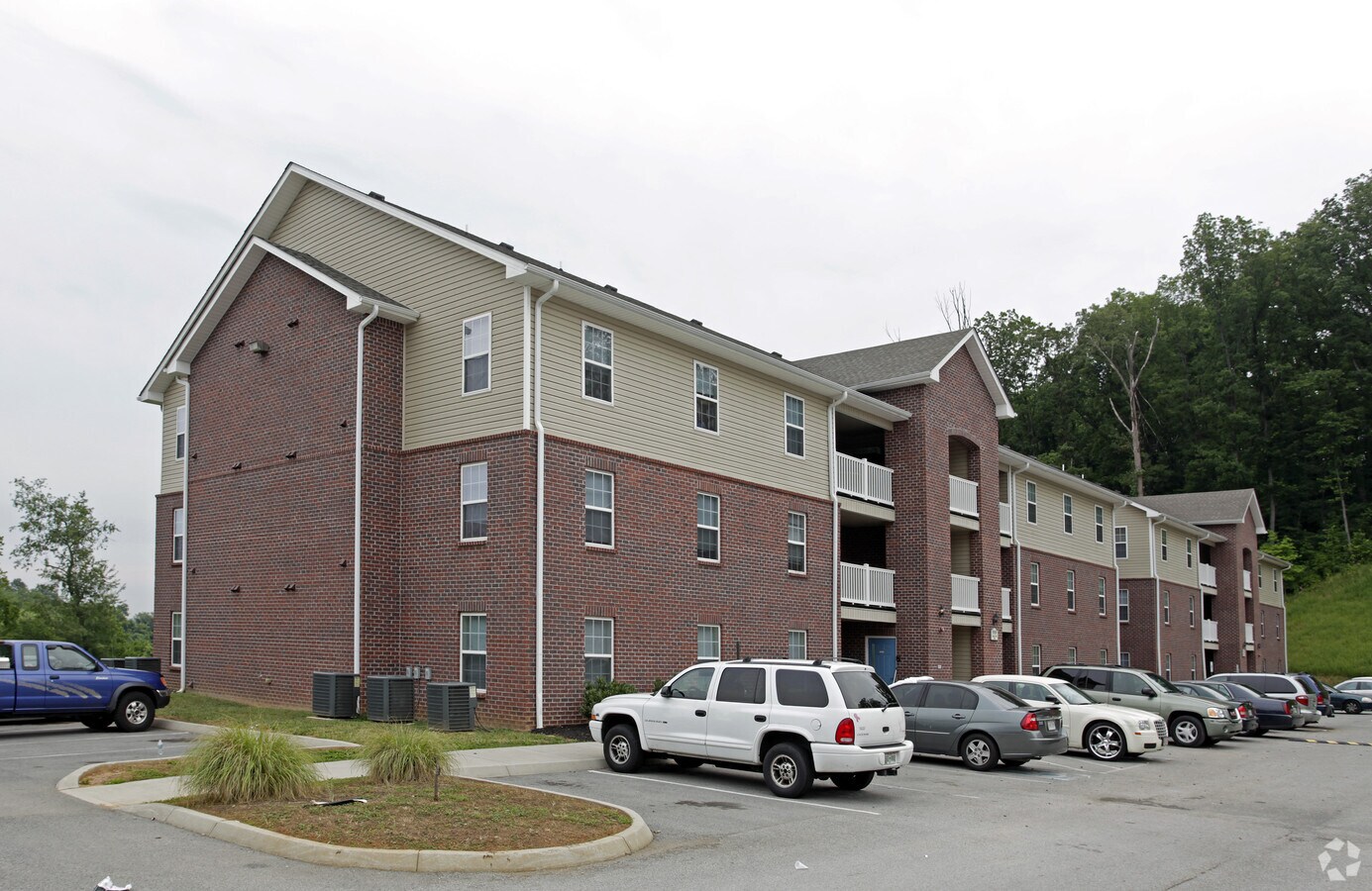 Photo - Oak Crest Apartments