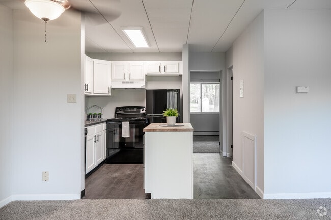 1 BD, 1BA - 450-700sf