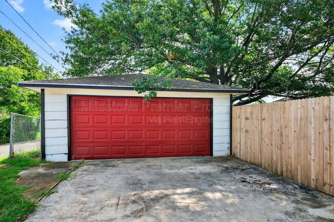 Photo - 701 E Morton St