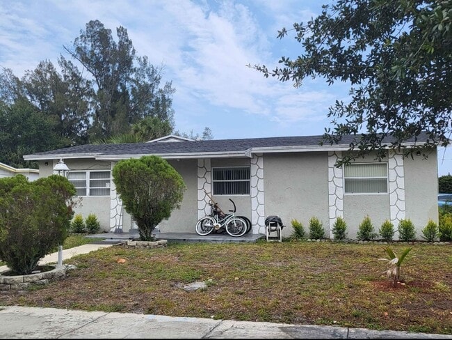 Photo - 5311 NE 10th Ave