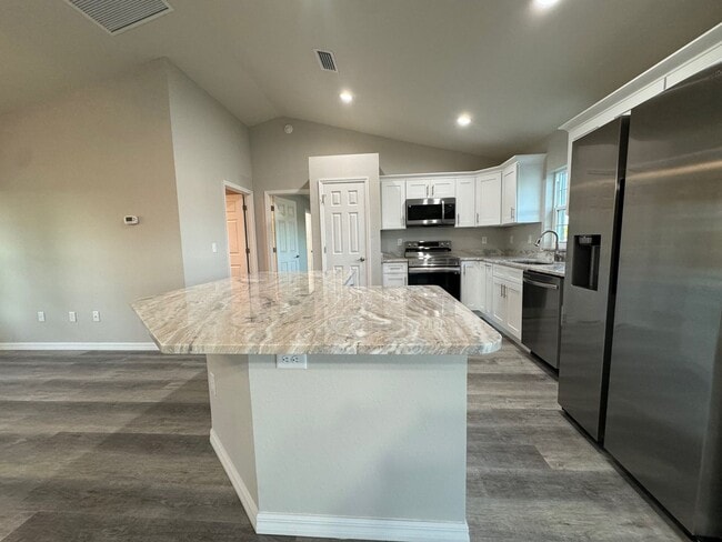 Photo - Desirable Silver Springs Shores - 3/2/2 **Won't Last**