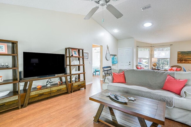 Building Photo - 10444 Copperwood Dr